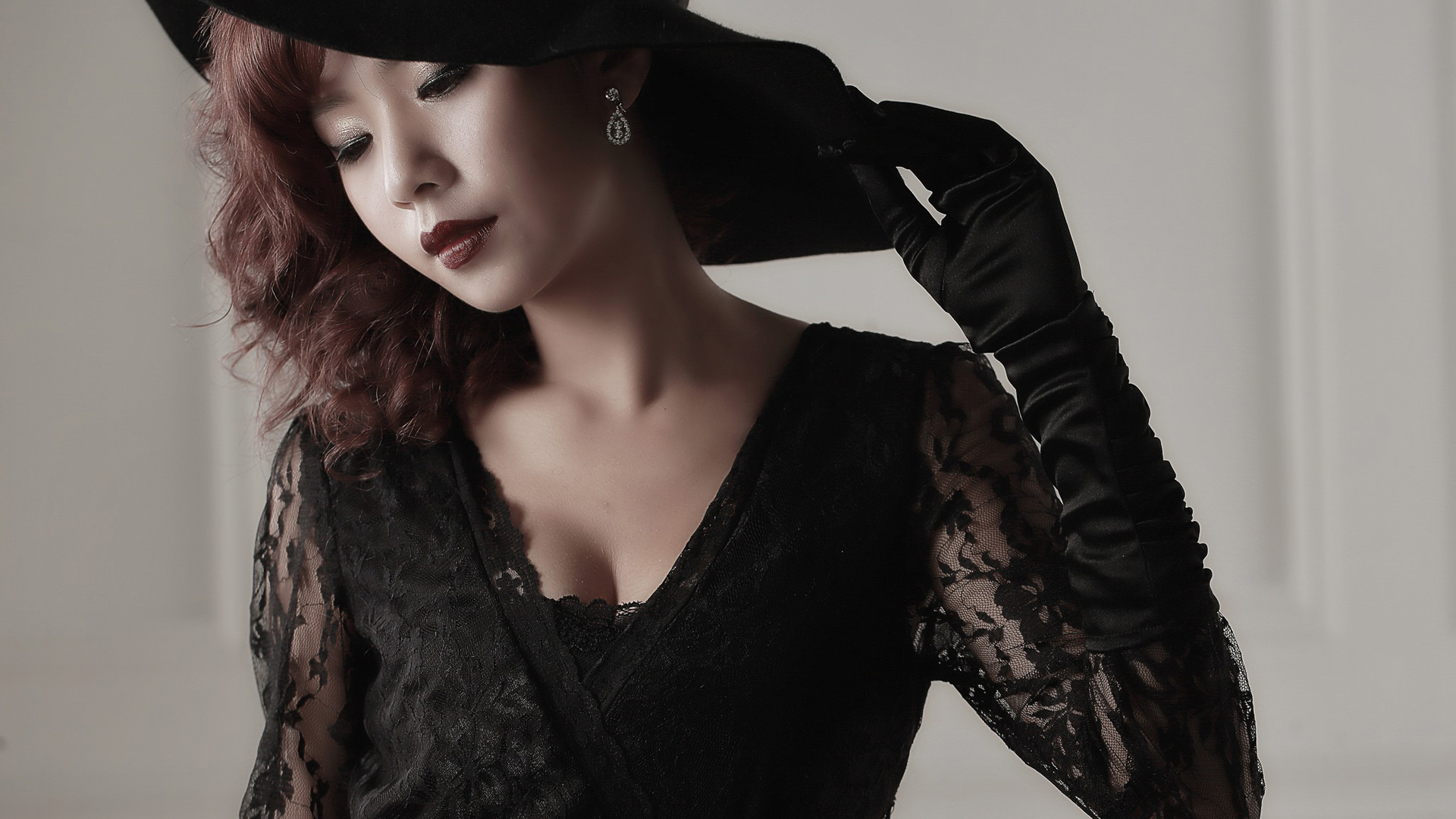 黑色服装,手套,帽,美女壁纸